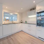 Ruim En Licht, Comfortabel En Stijlvol Ingericht Huis Met Uitzicht Op Het Meer 16